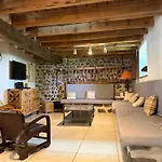 L'estaou, 3 Epis, 15 Pers, 18 Couchages - Ancienne Ferme Renovee - Label Ecogite * Arlempdes